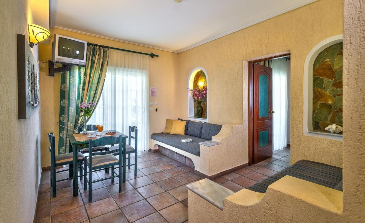Hotel Castle Suites Platanés Extérieur photo